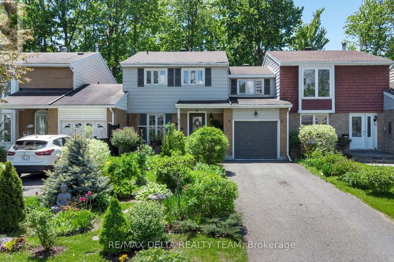28632768/61-valewood-crescent/blackburn-hamlet/ottawa/ontario/K1B4G1_1