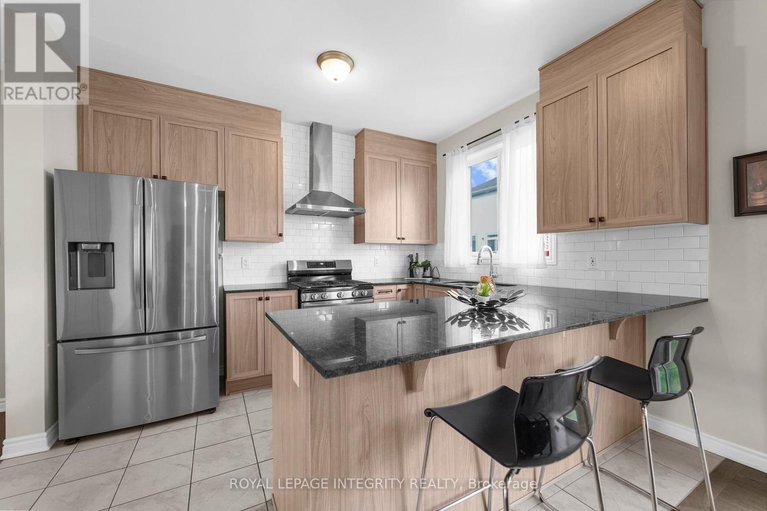 28643913/724-vennecy-terrace/orleans-village/ottawa/ontario/K1W0N3_10