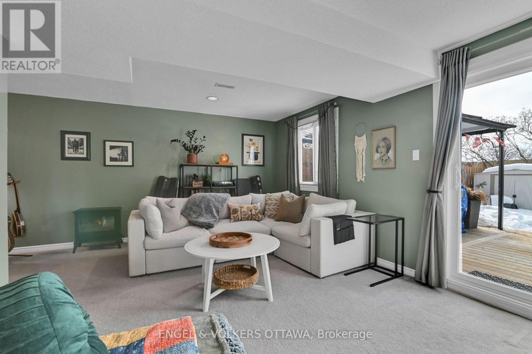 29449585/66-hummingbird-crescent/cedargrovefraserdale/ottawa/ontario/K2J3A3_57