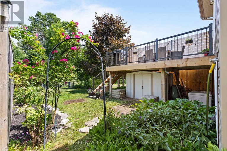 28528943/18-mccooeye-lane/stittsville-central/ottawa/ontario/K2S1B9_30