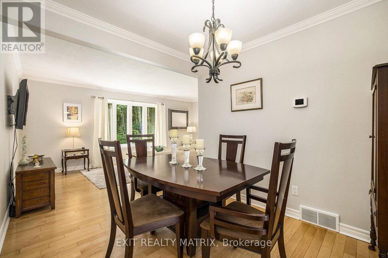 28740334/30-glen-park-drive/blackburn-hamlet-south/ottawa/ontario/K1B3Z2_17