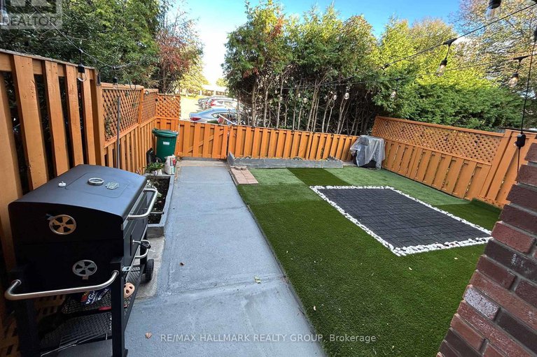 28834162/120-royalton-private/hunt-club-woods/ottawa/ontario/K1V9S3_28