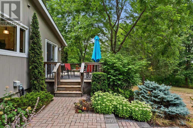 29437066/5984-third-line-road-n/rideau-twp-w-of-hwy-16-north-of-reg-rd-6/ottawa/ontario/K0A2T0_34