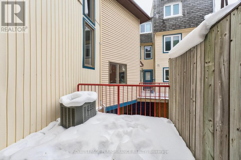 29325303/90d-templeton-street-e/sandy-hill/ottawa/ontario/K1N6X3_16