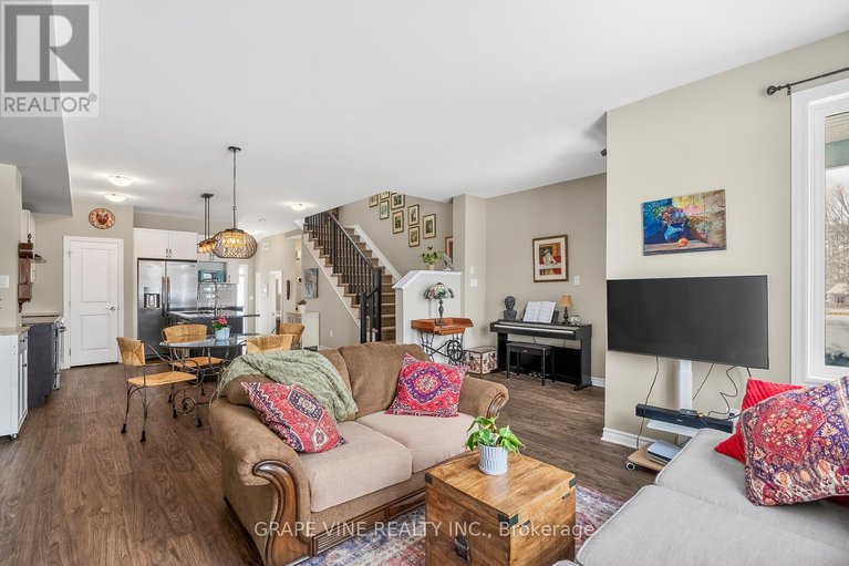 29276548/650-fisher-street/north-grenville-twp-kemptville-south/north-grenville/ontario/K0G1J0_17