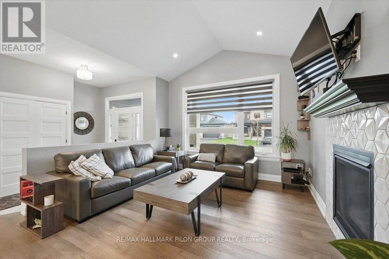 28588517/1243-avignon-street/embrun/russell/ontario/K0A1W0_7