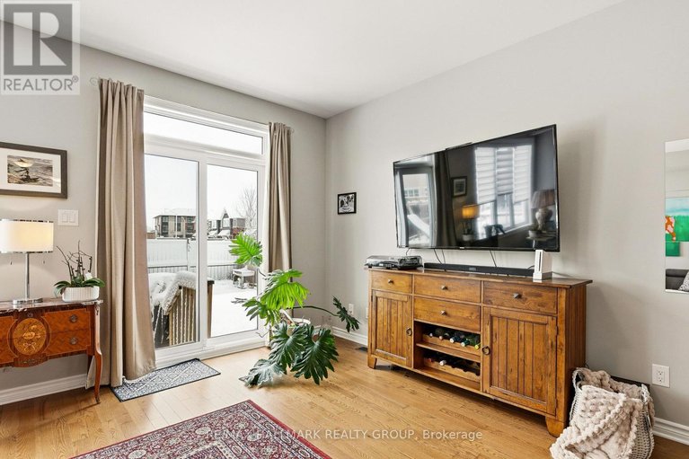 29532256/844-cedar-creek-drive/blossom-parkkemp-parkfindlay-creek/ottawa/ontario/K1T0B3_9