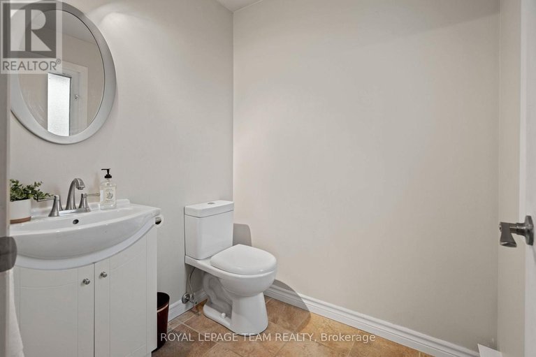 29642088/90-haxby-private/hunt-club-parkgreenboro/ottawa/ontario/K1T3C4_15