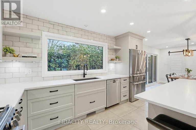 29608674/7-gagnon-court/beaverbrook/ottawa/ontario/K2K1A7_18