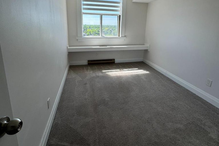 29442866/1209-2760-carousel-crescent/emerald-woodssawmill-creek/ottawa/ontario/K1T2N4_12