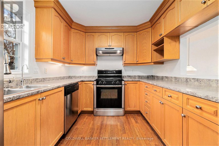 29078721/118-bay-street/drummond-n-elmsley-drummond-twp/drummondnorth-elmsley/ontario/K7C4K9_11