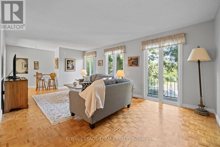 28900932/2486-regina-street/lincoln-heights/ottawa/ontario/K2B6X5_9