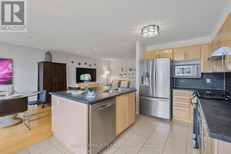 28334398/2072-dunollie-crescent/morgans-grantsouth-march/ottawa/ontario/K2W1H6_16