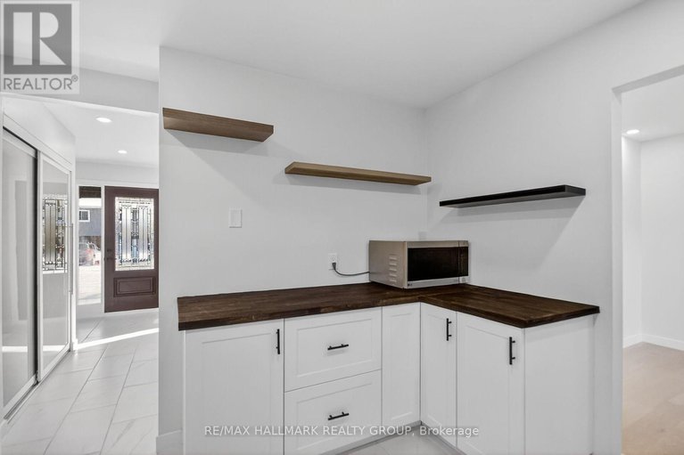 29154826/15-scharf-lane/glencairnhazeldean/ottawa/ontario/K2L2K3_18