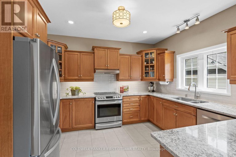 28479231/97-blackshire-circle/stonebridge/ottawa/ontario/K2J5M3_13