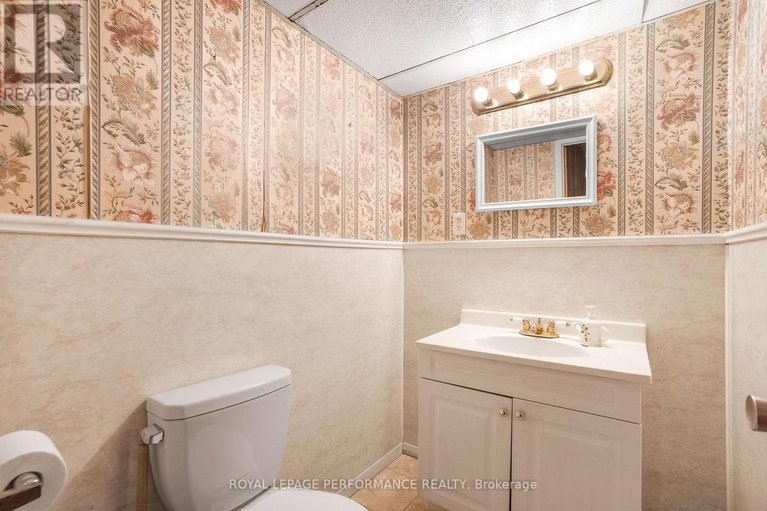 29633490/69-home-avenue/vankleek-hill/champlain/ontario/K0B1R0_19