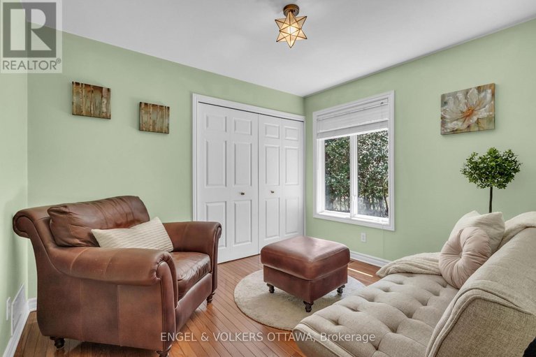 28314579/7359-marcella-drive/osgoode-twp-north-of-reg-rd-6/ottawa/ontario/K4P1P7_19