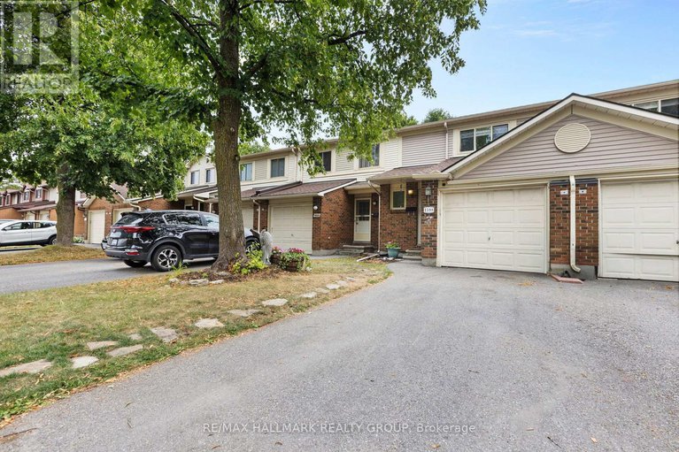 28763964/1598-hoskins-crescent/fallingbrookpineridge/ottawa/ontario/K4A2H8_1
