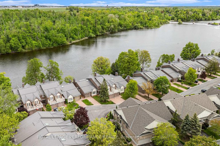 28643500/81-waterford-drive/pineglencountry-place/ottawa/ontario/K2E7V4_12