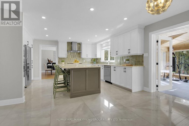 28224852/19-campfield-court/pineglencountry-place/ottawa/ontario/K2E7X8_15
