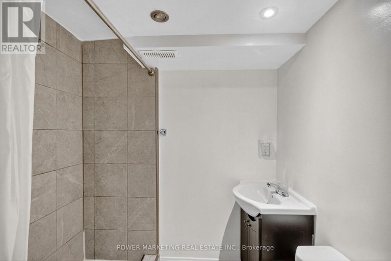 28690324/528-mutual-street/castle-heights/ottawa/ontario/K1K1C6_31