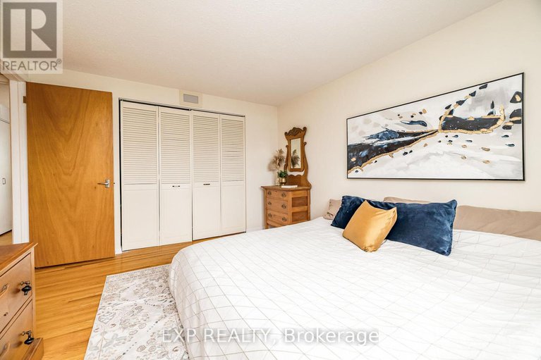 29419264/130-banning-road/glencairnhazeldean/ottawa/ontario/K2L1C4_19