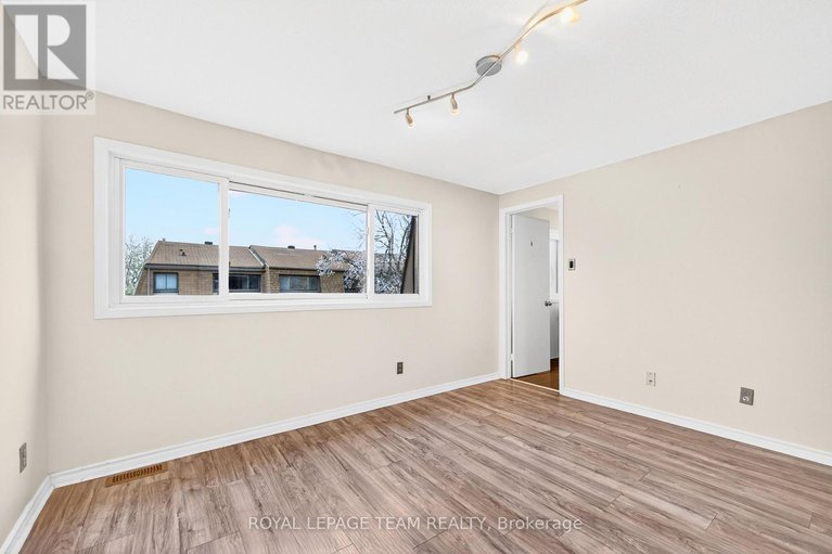 29127398/2-13-bertona-street/manordale/ottawa/ontario/K2G0W2_18