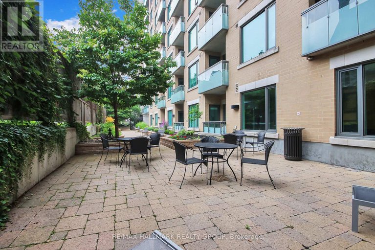 29513773/814-238-besserer-street/sandy-hill/ottawa/ontario/K1N6B1_37