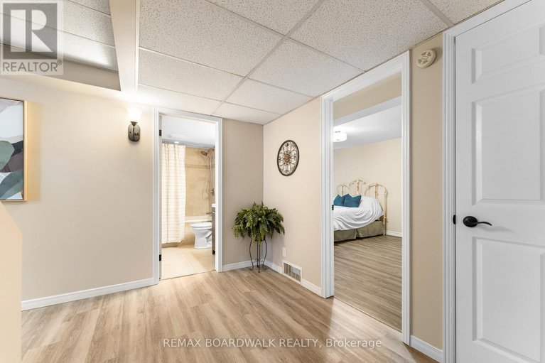 29572523/14-panandrick-view-drive/rural-kanata-central/ottawa/ontario/K2W1A5_41