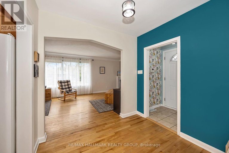 29684996/735-chapman-boulevard/elmvale-acres/ottawa/ontario/K1G1T7_6