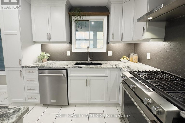 28926476/12187-county-road-3-road-w/winchester/north-dundas/ontario/K0C2K0_8