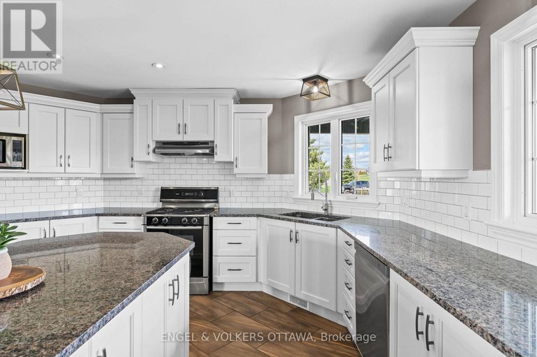 28348542/5567-lombardy-drive/osgoode/ottawa/ontario/K0A2W0_9