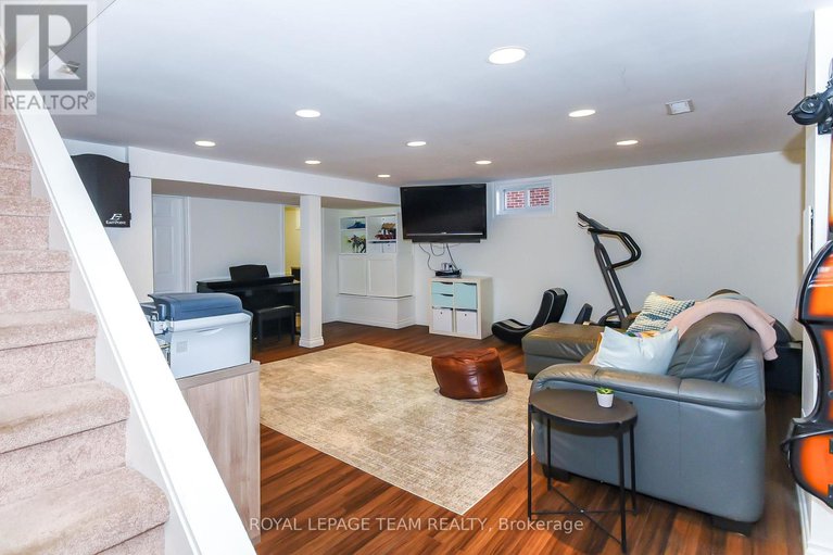 29074651/902-broadview-avenue/mckellar-heights/ottawa/ontario/K2A2M5_32