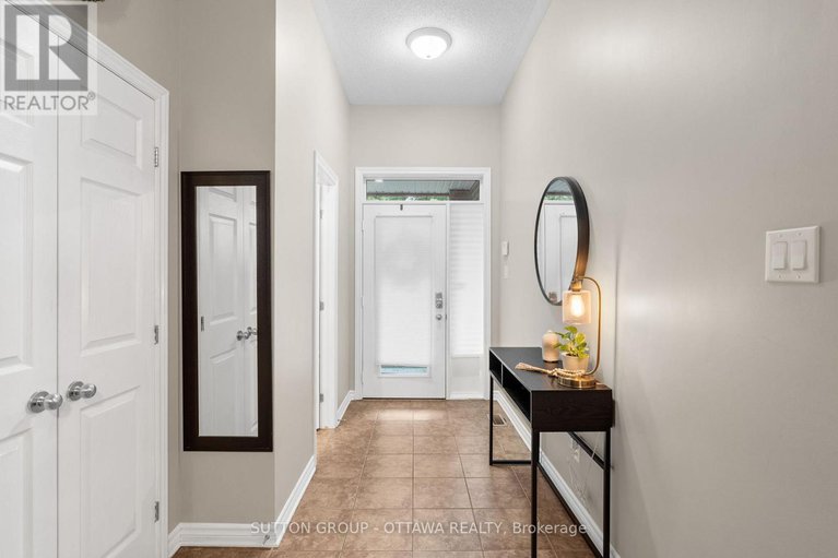 28401647/324-horseshoe-crescent-e/stittsville-north/ottawa/ontario/K2S0B6_4