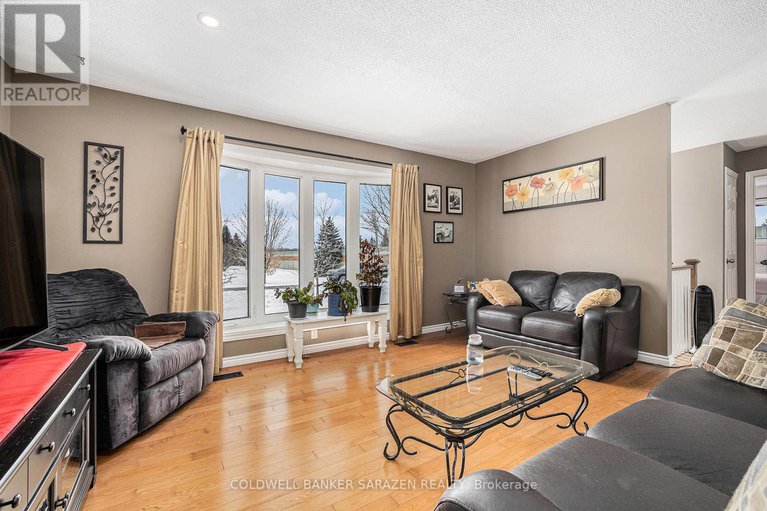 27915663/1059-flynn-avenue/fitzroy-ward-south-west/ottawa/ontario/K7S3G7_8