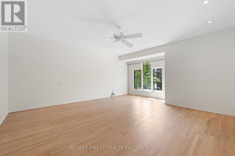 28682071/5-111-echo-drive/ottawa-east/ottawa/ontario/K1S5K8_19