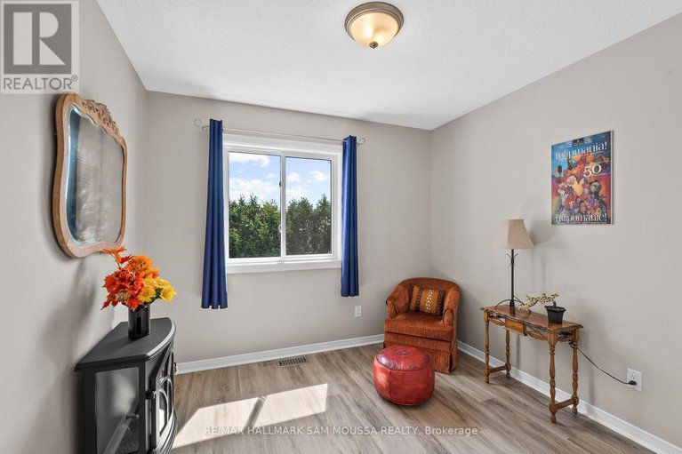 28791611/763-hancock-crescent/fallingbrookridgemount/ottawa/ontario/K4A3N1_26
