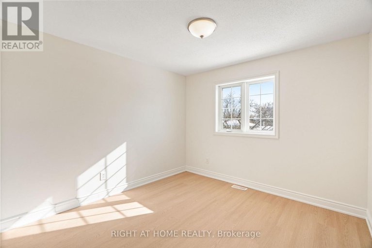 29378153/254-maude-street/almonte/mississippi-mills/ontario/K0A1A0_27