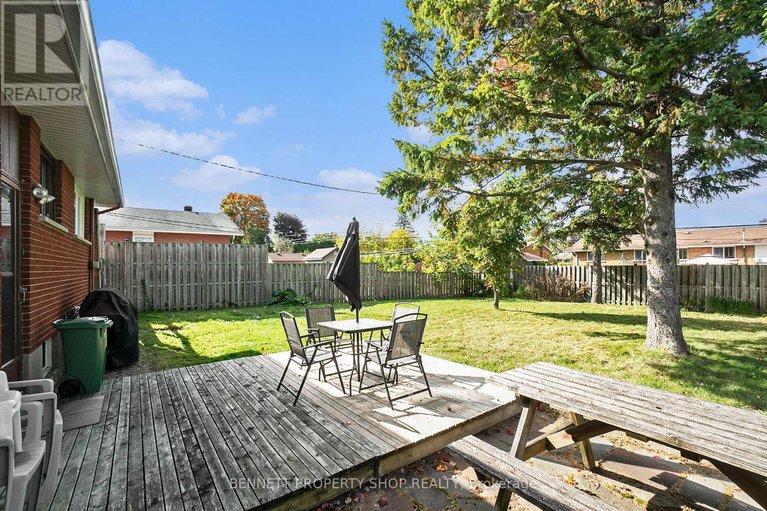 28973672/17-glenmanor-drive/meadowlandscrestview/ottawa/ontario/K2G3E8_23