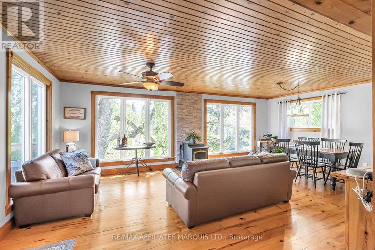 28331600/19662-john-street/south-glengarry-charlottenburgh-twp/south-glengarry/ontario/K0C2J0_16