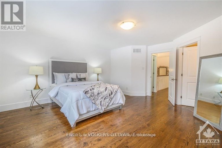 28150360/109-montauk/carleton-heights/ottawa/ontario/K2C2B4_12