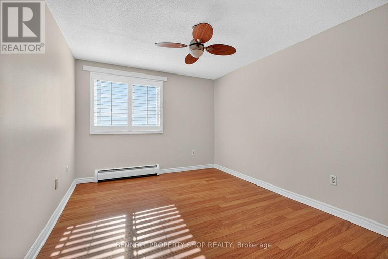 28981552/1015-915-elmsmere-road/beacon-hill-south/ottawa/ontario/K1J8H8_40