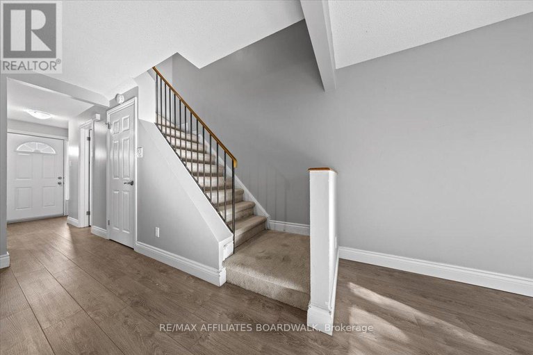 28857204/6482-bilberry-drive/convent-glen-north/ottawa/ontario/K1C4N8_19