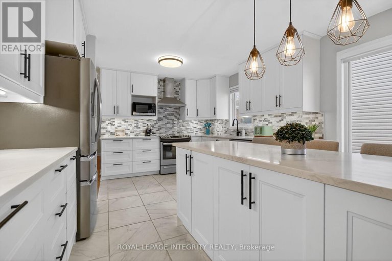 29472041/161-longshire-circle/longfields/ottawa/ontario/K2J4L2_22