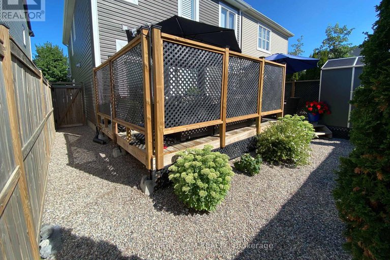 29339123/979-shimmerton-circle/emerald-meadowstrailwest/ottawa/ontario/K2M0L4_32