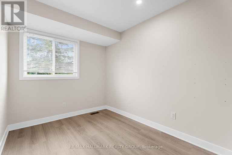 28325913/2788-pimlico-crescent/emerald-woodssawmill-creek/ottawa/ontario/K1T2A8_15