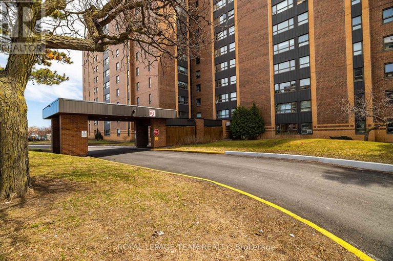 29662214/701-1356-meadowlands-drive-e/borden-farmstewart-farmcarleton-heightsparkwood-hills/ottawa/ontario/K2E6K6_32