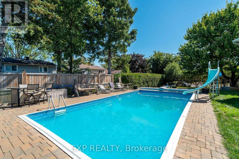 28800612/36-keewatin-crescent/borden-farmstewart-farmcarleton-heightsparkwood-hills/ottawa/ontario/K2E6Z1_35