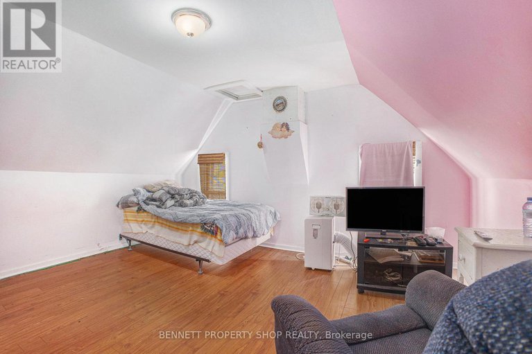 28614640/145-sarah-street-e/mcnabbraeside-twps/mcnabbraeside/ontario/K0A1G0_13