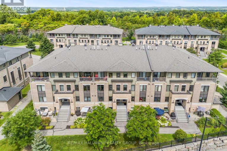 29657776/265-titanium-a-private/convent-glen-north/ottawa/ontario/K1C0A5_27